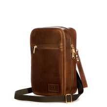 Load image into Gallery viewer, Aviator in tan grain leather
