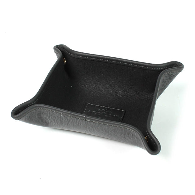 Travel-stuff Tray in black grain leather with black canvas inner